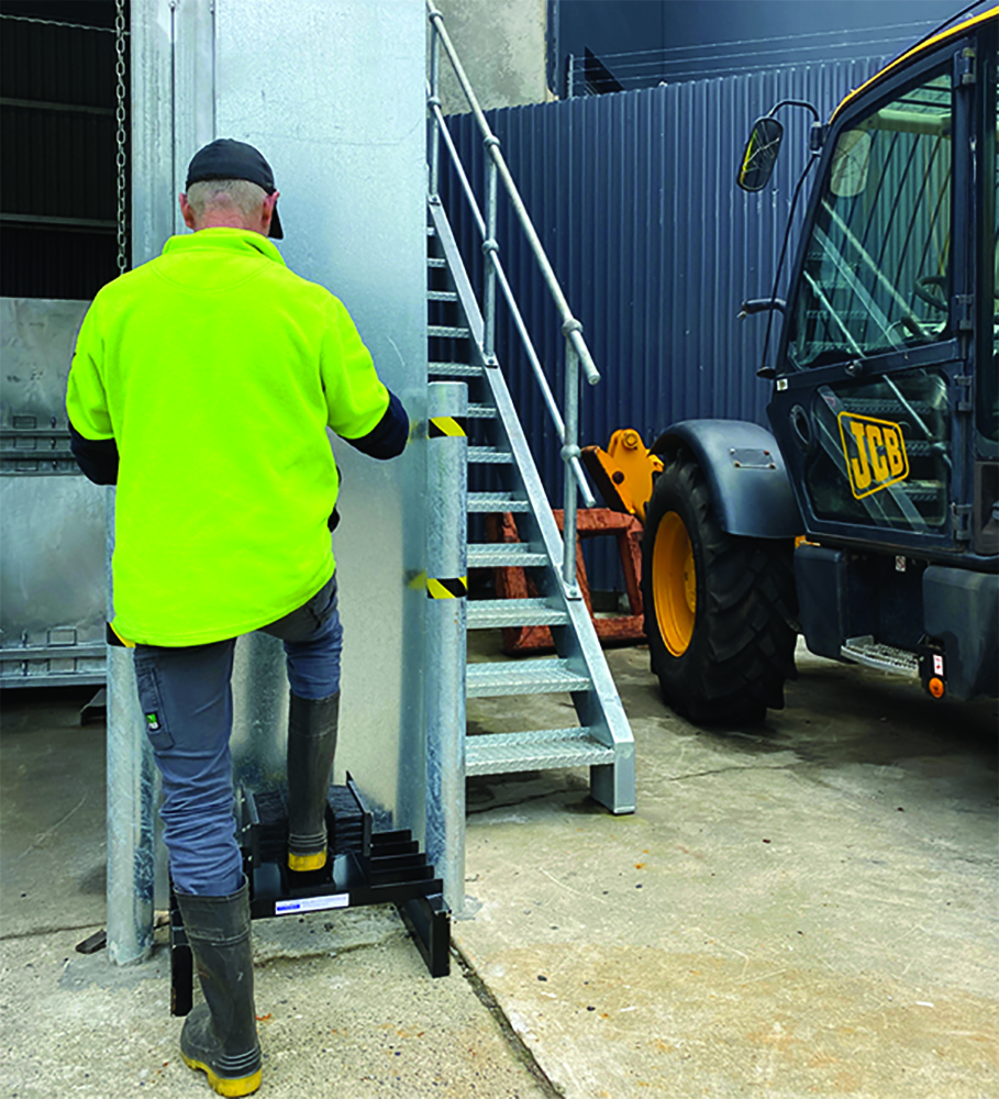 Other view of East West Engineering SWG1 Boot Cleaning Grate - 1P