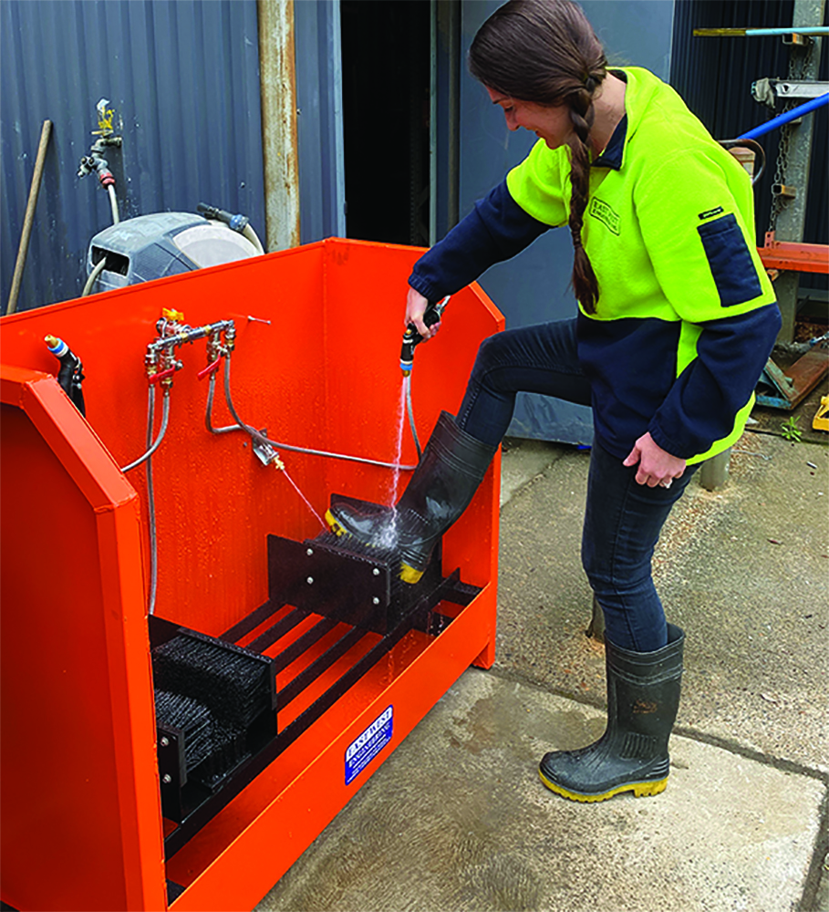 Other view of East West Engineering SWG1 Boot Cleaning Grate - 1P